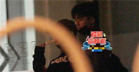 9条娱乐圈最新爆料,明星动向大揭秘,热点事件盘点! 第2张 9条娱乐圈最新爆料,明星动向大揭秘,热点事件盘点! 第2张